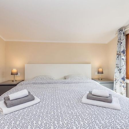 Holiday Home Jela Dobrinj المظهر الخارجي الصورة