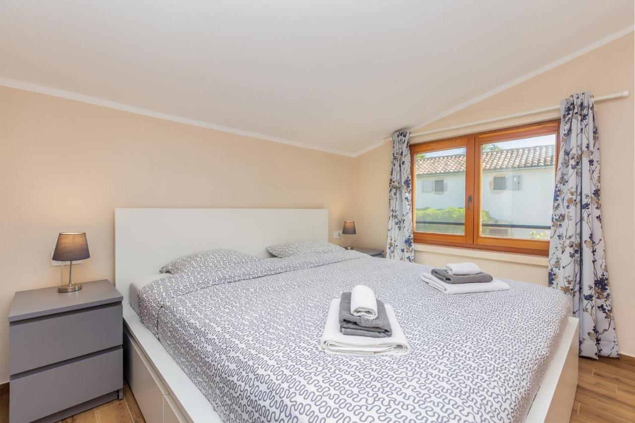 Holiday Home Jela Dobrinj المظهر الخارجي الصورة